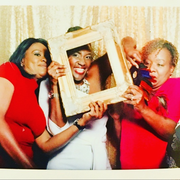 Meet your Posher, Nicole. - Picture 4 of 16